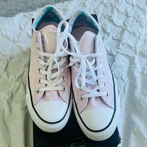 Pink Converse size 10